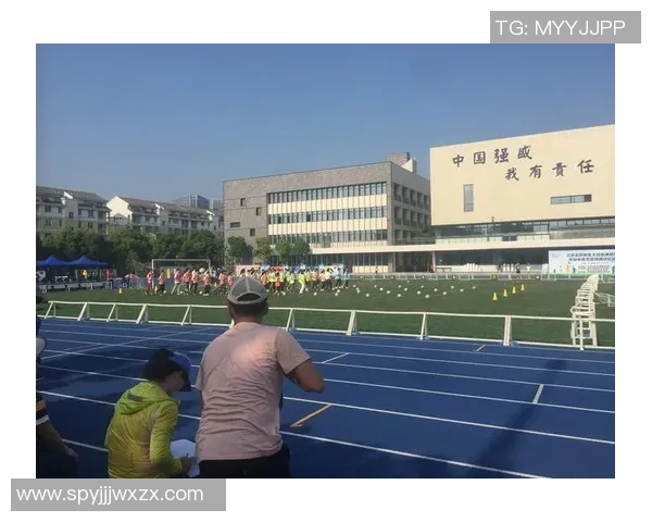 李丽独家揭秘：深入浅出分享我的足球心得与技巧解析